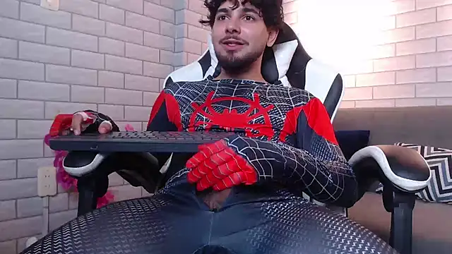 Snapshot of Samir_bear chatting on October 28, 2025, 10:52 pm Samir bear online show from October 28, 2025, 10:52 pm