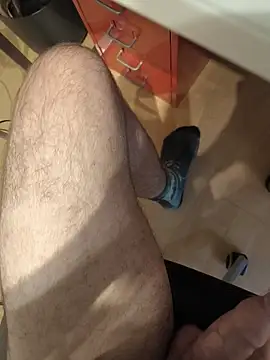 Snapshot of LeoSubLifestyle4You chatting on October 11, 2025, 10:33 pm LeoSubLifestyle4You online show from October 11, 2025, 10:33 pm