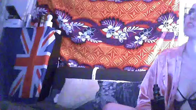 Snapshot of lara1105 chatting on January 23, 2025, 12:19 pm lara1105 online show from January 23, 2025, 12:19 pm