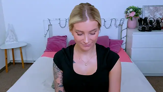 Lia Benini online show from March 16, 2026, 12:31 pm