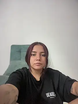 Snapshot of Ema_kraus chatting on April 26, 2026, 1:25 am Ema kraus online show from April 26, 2026, 1:25 am
