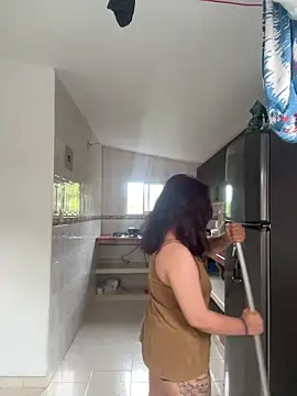 Snapshot of Ema_kraus chatting on April 5, 2026, 9:54 pm Ema kraus online show from April 5, 2026, 9:54 pm