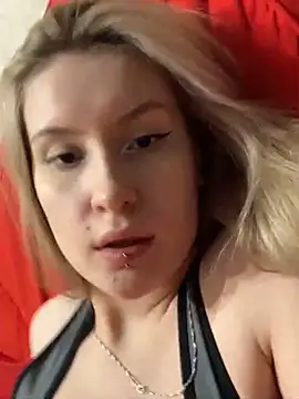 Snapshot of Sweet_white_chocolate chatting on January 16, 2025, 12:42 pm Sweet white chocolate online show from January 16, 2025, 12:42 pm