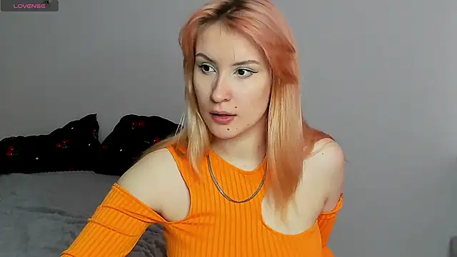 Snapshot of Sweet_white_chocolate chatting on May 29, 2026, 10:10 am Sweet white chocolate online show from May 29, 2026, 10:10 am