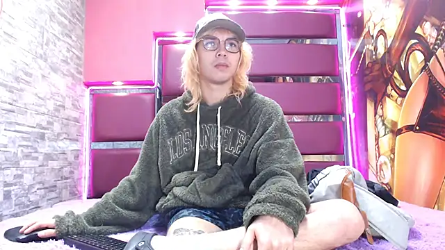 Snapshot of perfectlump chatting on October 2, 2025, 1:25 pm perfectlump online show from October 2, 2025, 1:25 pm