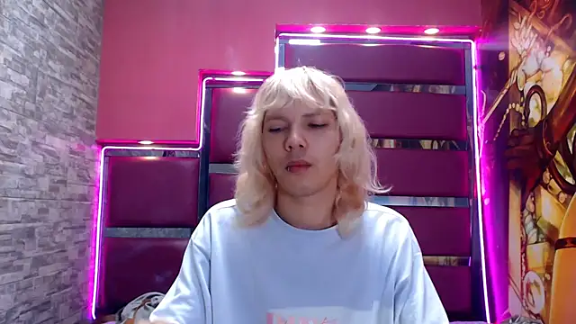 Snapshot of perfectlump chatting on October 15, 2025, 1:30 pm perfectlump online show from October 15, 2025, 1:30 pm