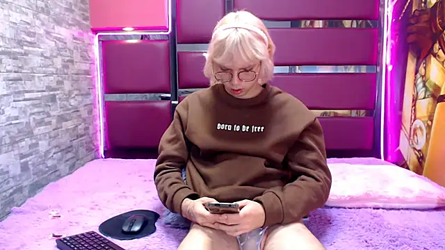 Snapshot of perfectlump chatting on October 13, 2025, 3:13 pm perfectlump online show from October 13, 2025, 3:13 pm