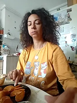 Snapshot of naughty69curls chatting on October 1, 2025, 12:31 pm naughty69curls online show from October 1, 2025, 12:31 pm