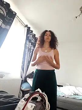 Snapshot of naughty69curls chatting on November 18, 2025, 11:13 am naughty69curls online show from November 18, 2025, 11:13 am