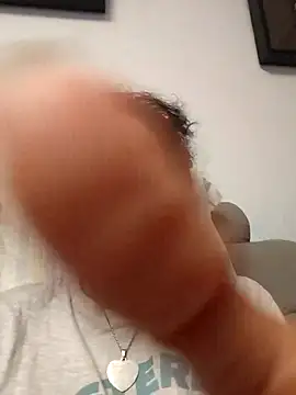 Snapshot of naughty69curls chatting on September 11, 2025, 6:19 pm naughty69curls online show from September 11, 2025, 6:19 pm