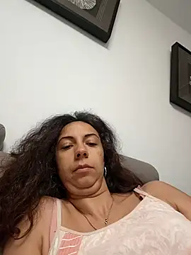 Snapshot of naughty69curls chatting on October 6, 2025, 7:03 pm naughty69curls online show from October 6, 2025, 7:03 pm