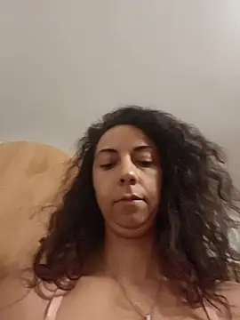 Snapshot of naughty69curls chatting on September 24, 2025, 4:57 pm naughty69curls online show from September 24, 2025, 4:57 pm