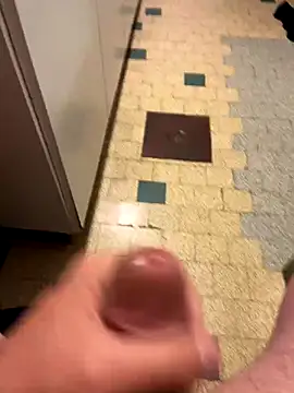 mikiss789 online show from November 10, 2025, 4:28 am