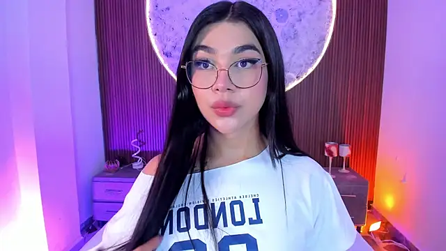 Snapshot of RoseCassie chatting on May 28, 2026, 2:01 pm RoseCassie online show from May 28, 2026, 2:01 pm