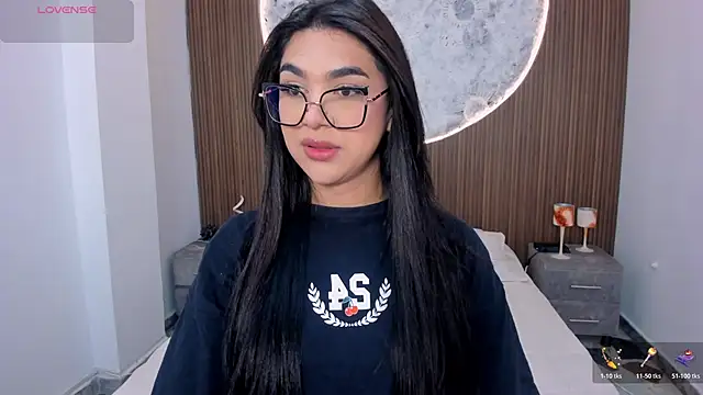 Snapshot of RoseCassie chatting on April 22, 2026, 1:40 pm RoseCassie online show from April 22, 2026, 1:40 pm