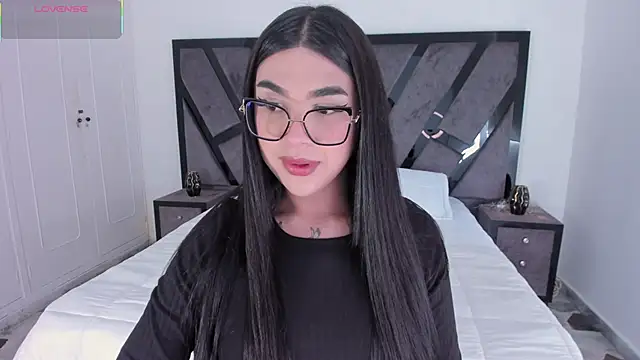 Snapshot of RoseCassie chatting on April 21, 2026, 2:01 pm RoseCassie online show from April 21, 2026, 2:01 pm