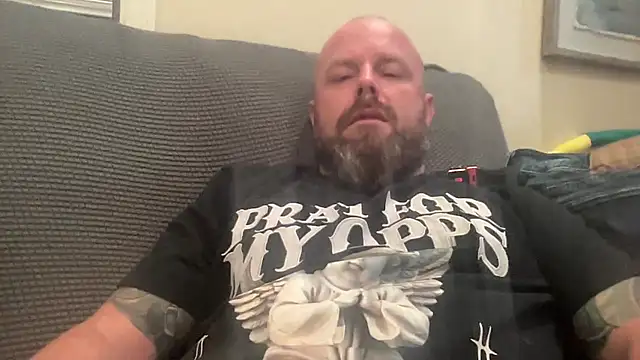 Thickirishcock850 online show from November 5, 2025, 4:04 am