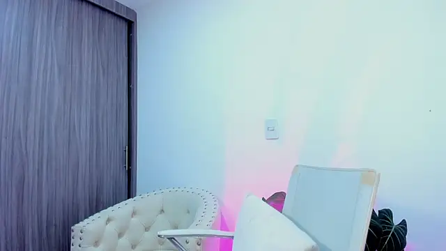 Sara Leblanc online show from September 26, 2025, 3:08 pm