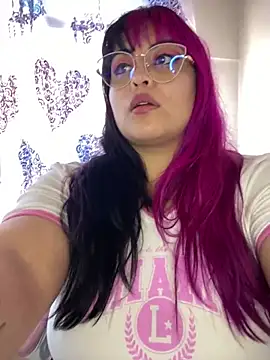 Snapshot of Pinky-Flower chatting on February 14, 2025, 9:53 pm Pinky-Flower online show from February 14, 2025, 9:53 pm