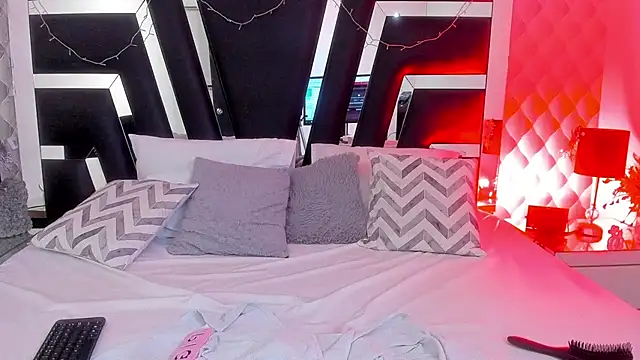 caroo gomeez online show from February 19, 2025, 6:00 pm