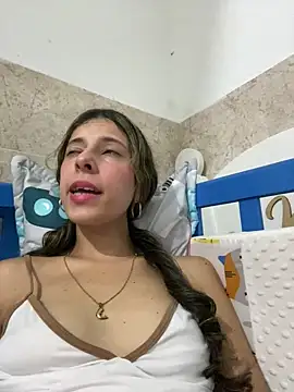 evaFiore online show from March 15, 2025, 3:07 am