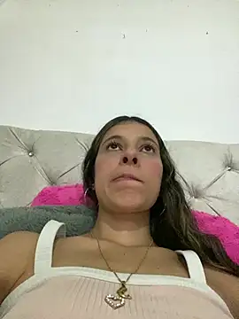 evaFiore online show from March 16, 2025, 8:43 pm