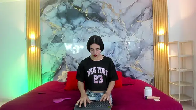 Snapshot of Mariana_16_ chatting on February 4, 2026, 7:42 pm Mariana 16 online show from February 4, 2026, 7:42 pm