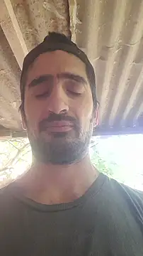 italianbighorse22 online show from November 5, 2025, 5:05 pm