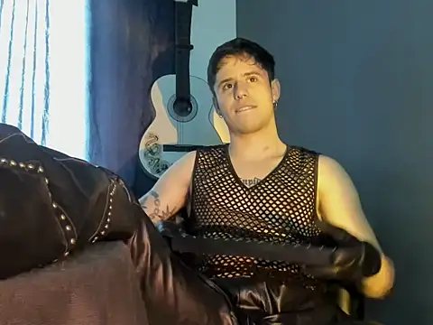 Snapshot of Antonello_Vannucci chatting on December 19, 2025, 4:20 pm Antonello Vannucci online show from December 19, 2025, 4:20 pm