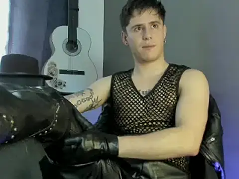 Snapshot of Antonello_Vannucci chatting on December 18, 2025, 4:11 pm Antonello Vannucci online show from December 18, 2025, 4:11 pm