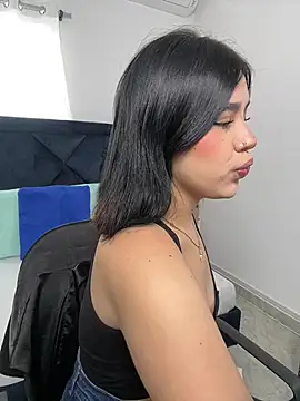 Lily Woodz online show from February 1, 2026, 2:59 pm