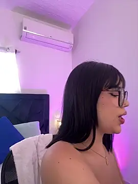 Lily Woodz online show from March 23, 2026, 7:03 pm