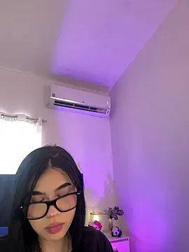 Snapshot of Lily_Woodz chatting on July 1, 2026, 7:14 pm Lily Woodz online show from July 1, 2026, 7:14 pm