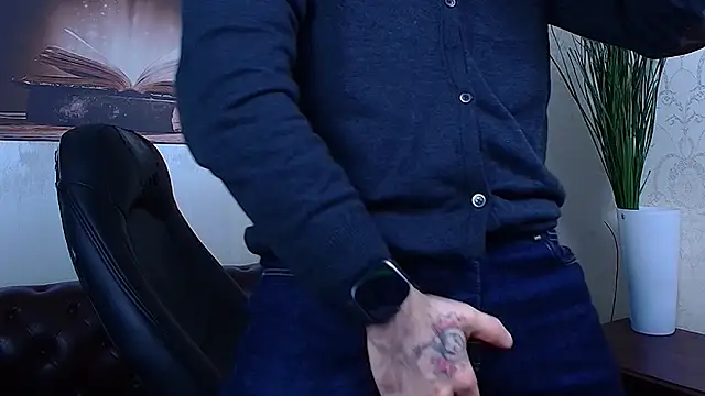 Snapshot of AxelColton chatting on December 19, 2025, 11:34 am AxelColton online show from December 19, 2025, 11:34 am