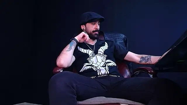 Snapshot of AxelColton chatting on November 13, 2025, 11:36 am AxelColton online show from November 13, 2025, 11:36 am