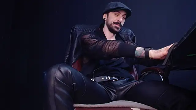 Snapshot of AxelColton chatting on October 27, 2025, 11:22 am AxelColton online show from October 27, 2025, 11:22 am