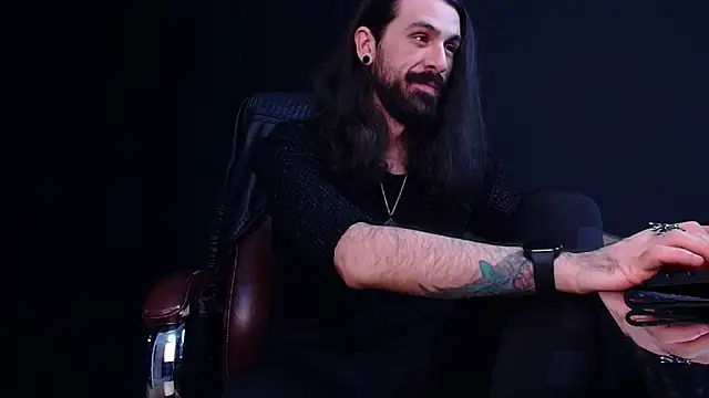 Snapshot of AxelColton chatting on November 14, 2025, 11:36 am AxelColton online show from November 14, 2025, 11:36 am