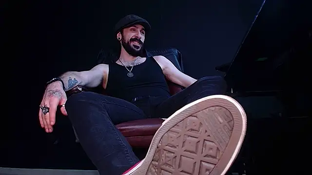 Snapshot of AxelColton chatting on November 28, 2025, 6:02 am AxelColton online show from November 28, 2025, 6:02 am