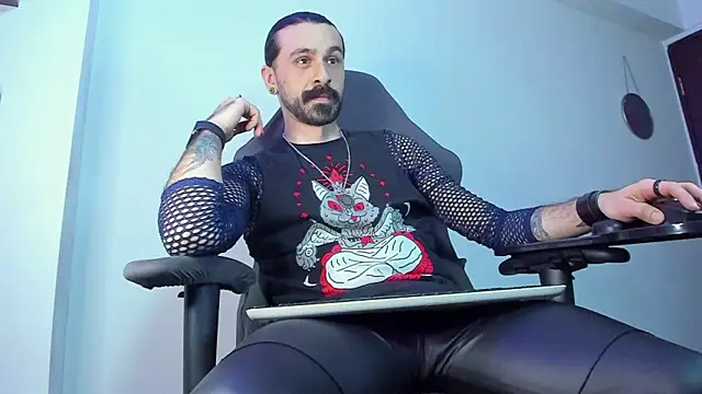 Snapshot of AxelColton chatting on March 3, 2026, 5:53 pm AxelColton online show from March 3, 2026, 5:53 pm