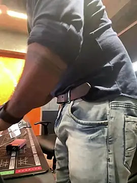 Snapshot of Nil_Talreja chatting on December 20, 2024, 6:19 am Nil Talreja online show from December 20, 2024, 6:19 am