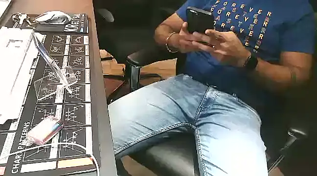 Snapshot of Nil_Talreja chatting on January 21, 2025, 4:54 am Nil Talreja online show from January 21, 2025, 4:54 am