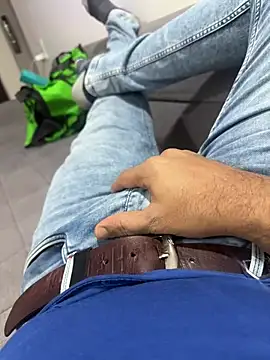 Snapshot of Nil_Talreja chatting on January 25, 2025, 1:08 pm Nil Talreja online show from January 25, 2025, 1:08 pm