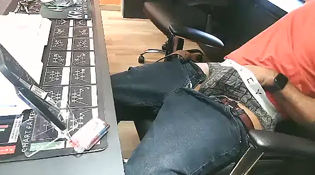 Snapshot of Nil_Talreja chatting on February 4, 2025, 8:35 am Nil Talreja online show from February 4, 2025, 8:35 am