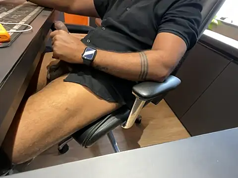 Snapshot of Nil_Talreja chatting on October 9, 2025, 8:59 am Nil Talreja online show from October 9, 2025, 8:59 am