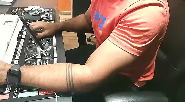 Snapshot of Nil_Talreja chatting on February 4, 2025, 5:31 am Nil Talreja online show from February 4, 2025, 5:31 am