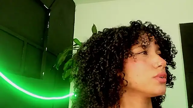 Snapshot of CintiaWalker chatting on April 8, 2026, 1:01 pm CintiaWalker online show from April 8, 2026, 1:01 pm