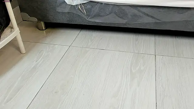 PerlaPreciosa online show from April 12, 2026, 4:05 am