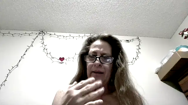 Snapshot of Keywest_Kate chatting on April 4, 2026, 12:01 pm Keywest Kate online show from April 4, 2026, 12:01 pm