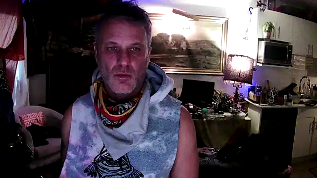 Snapshot of SilverandFox chatting on January 21, 2025, 4:27 pm SilverandFox online show from January 21, 2025, 4:27 pm