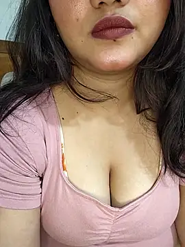 Snapshot of Riya_Stream01 chatting on April 19, 2026, 3:24 pm Riya Stream01 online show from April 19, 2026, 3:24 pm